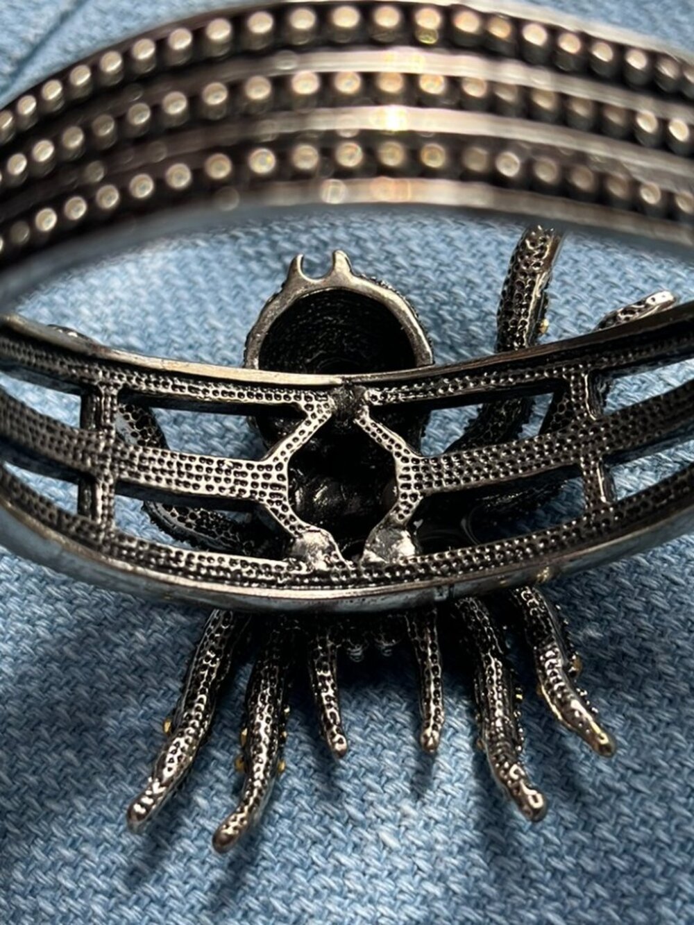 Rhinestone & Onyx Spider w/ Silver-finish Clasp Bracelet ~ Gothic-Look 2.5" D - Picture 4 of 6